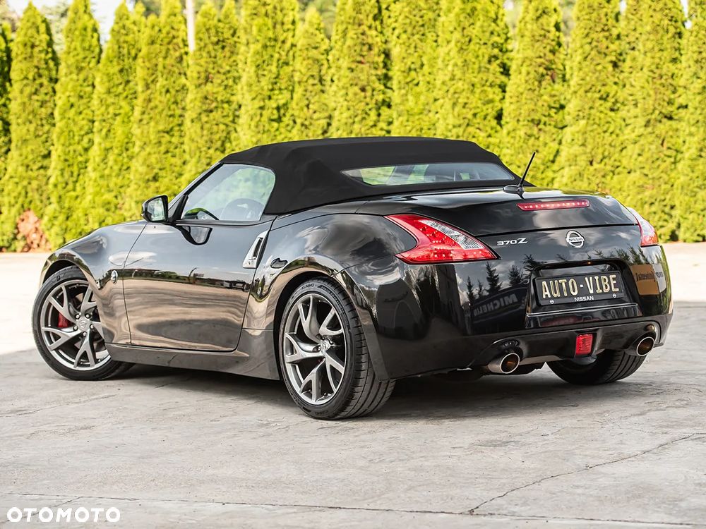 Nissan 370 Z Black Edition - 12