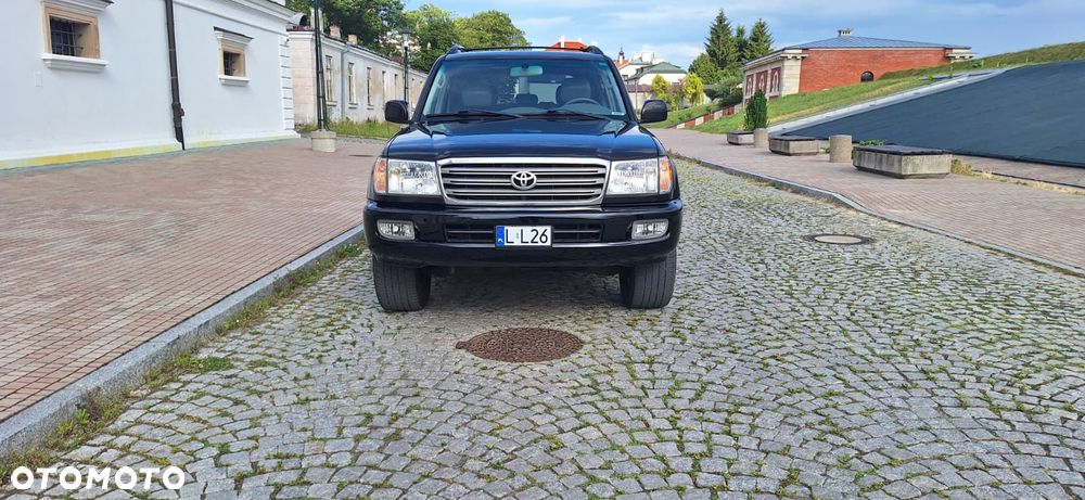 Toyota Land Cruiser - 3