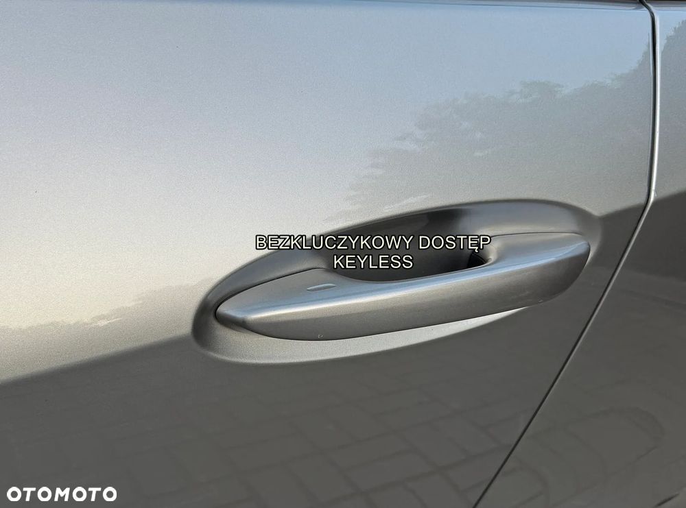 Lexus UX 250h Business Edition - 28