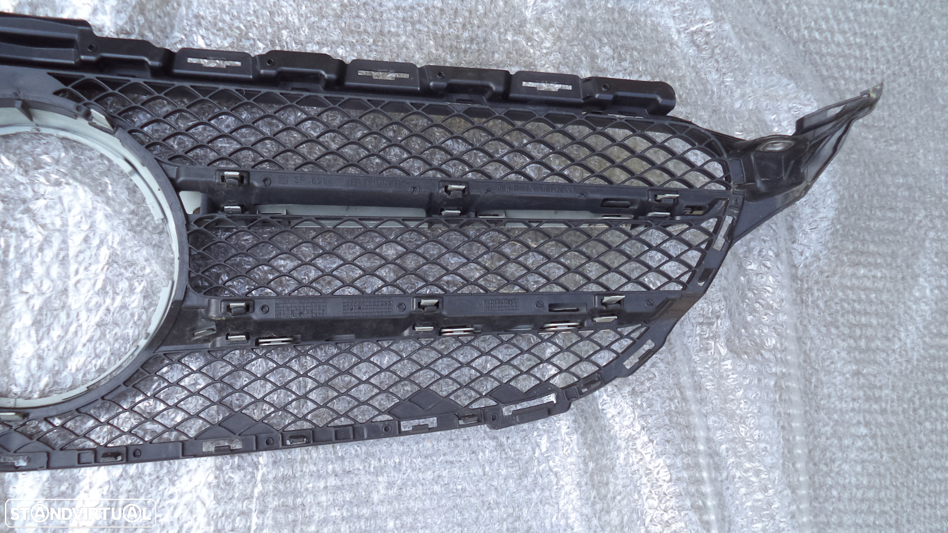 Grelha Central de para-choques Mercedes class C w205 - 7