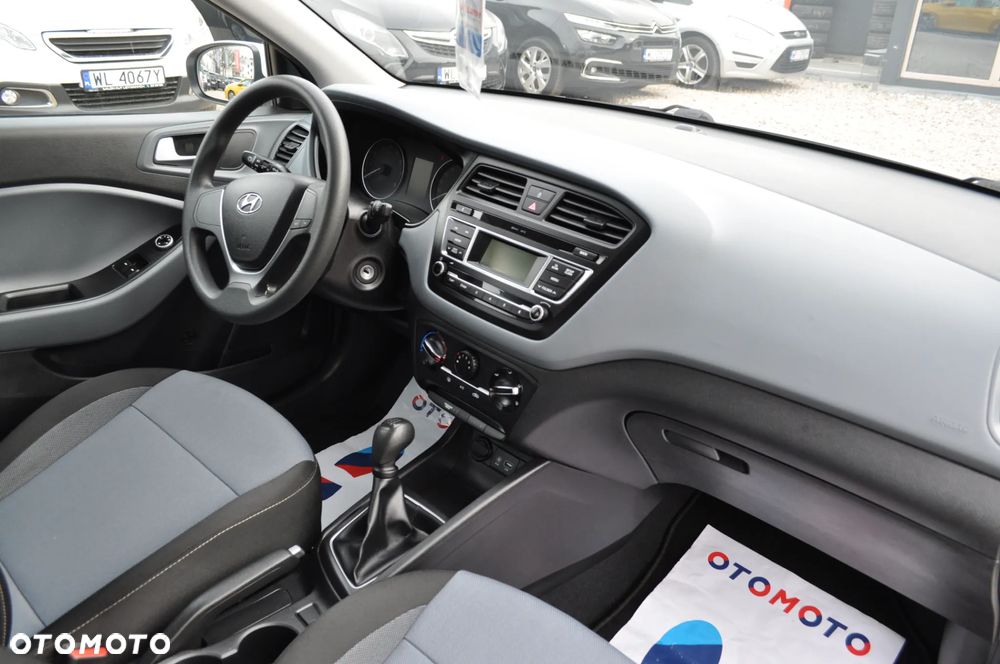 Hyundai i20 1.2 Pure - 15