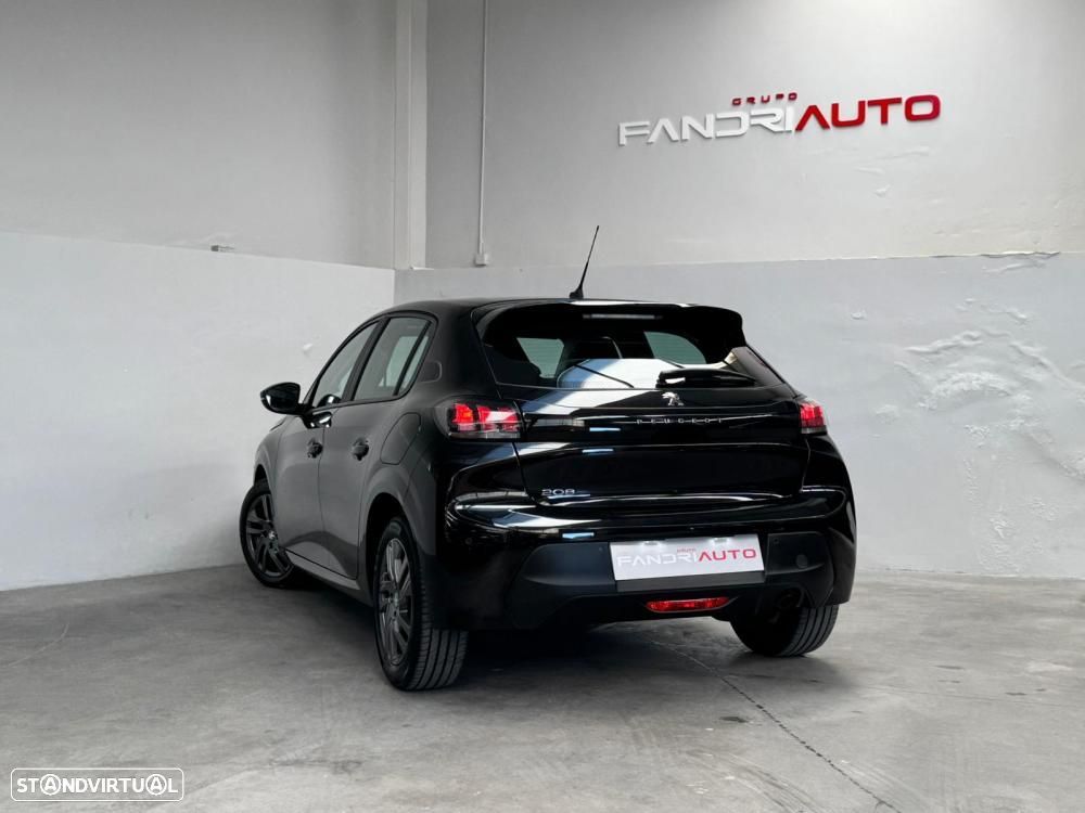 Peugeot 208 - 10