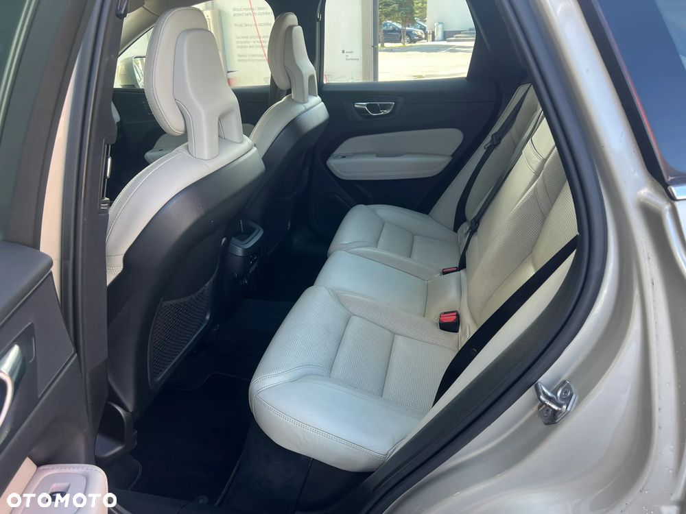 Volvo XC 60 D5 AWD Inscription - 18