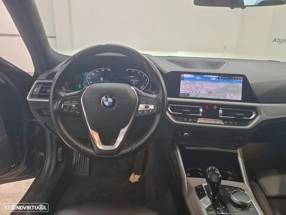 BMW 320 d Touring Auto - 9