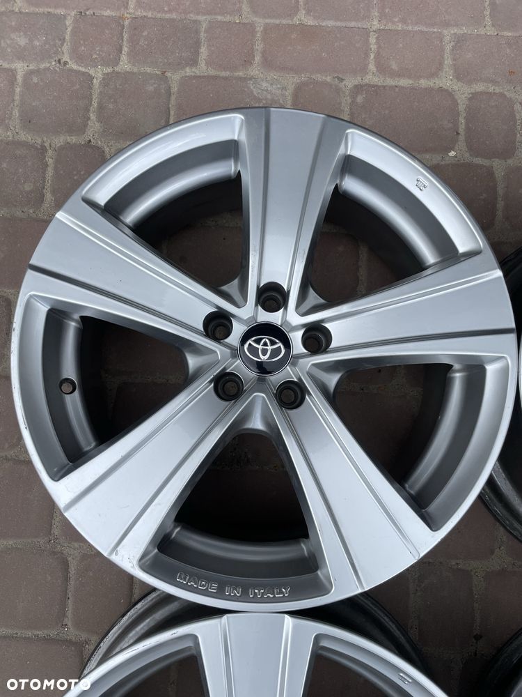 FELGI ALUMINIOWE Toyota 8" x 19" x 5x114,3 x 67,1 x ET 35 - 2