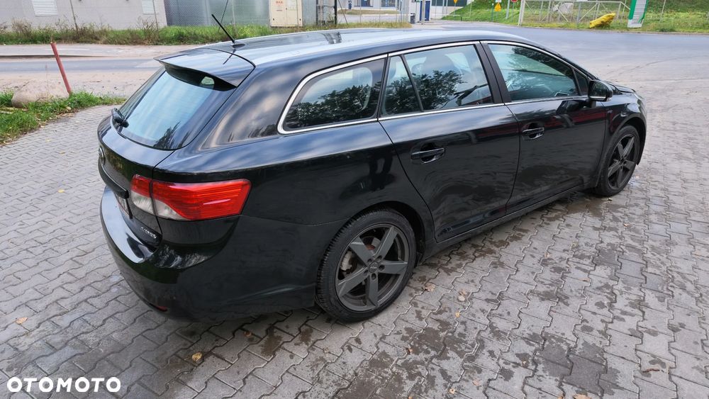 Toyota Avensis 1.8 Style - 6