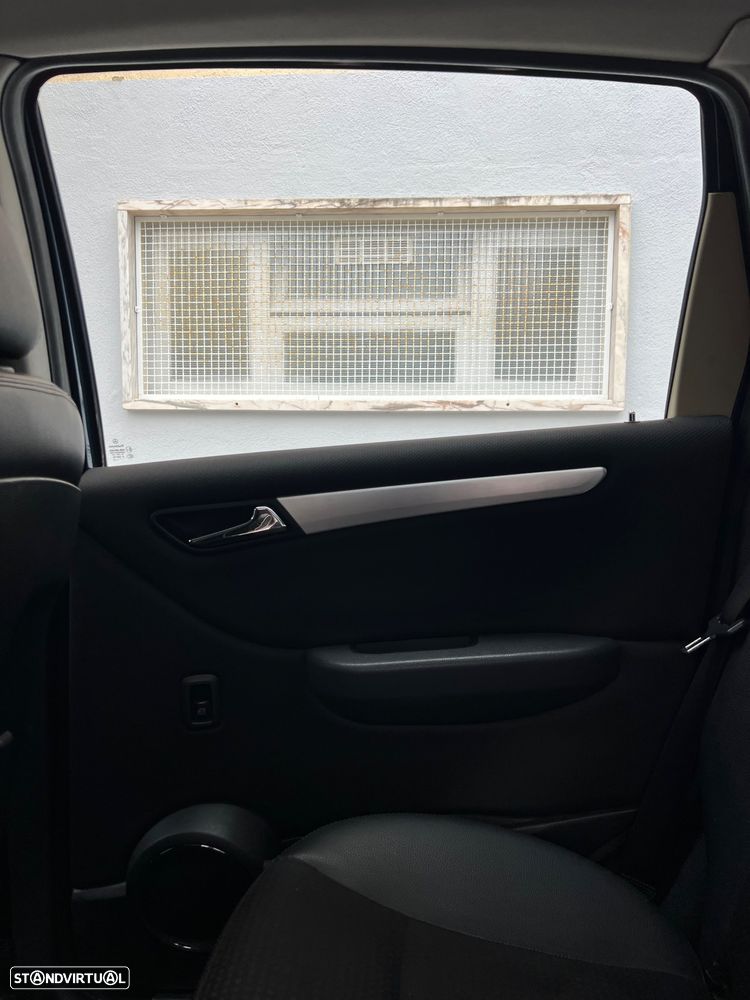 Mercedes-Benz B 200 CDI - 45