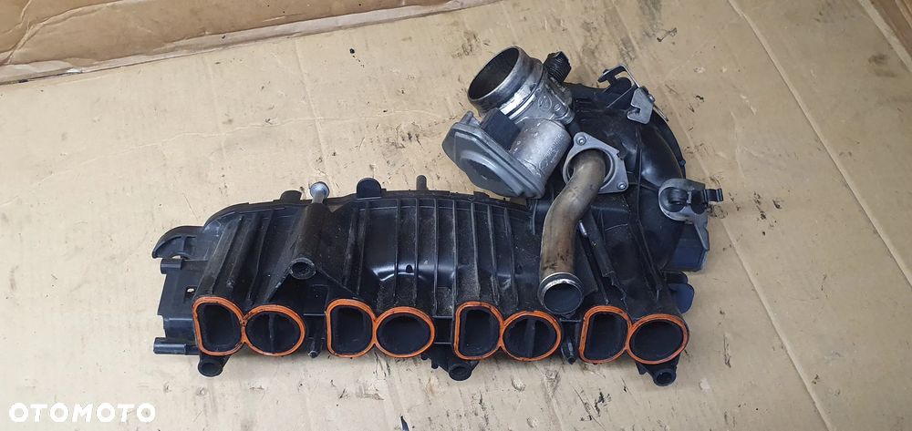 Kolektor ssący przepustnica BMW I E81 E87 Lift 2.0D 7798885 - 7