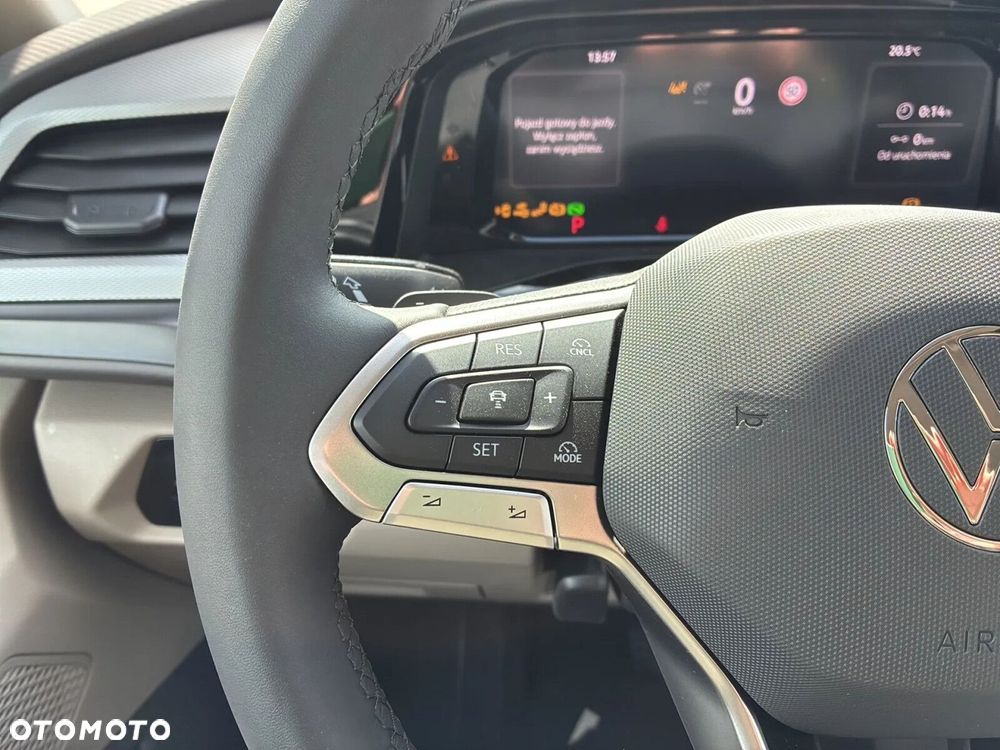 Volkswagen Multivan - 22