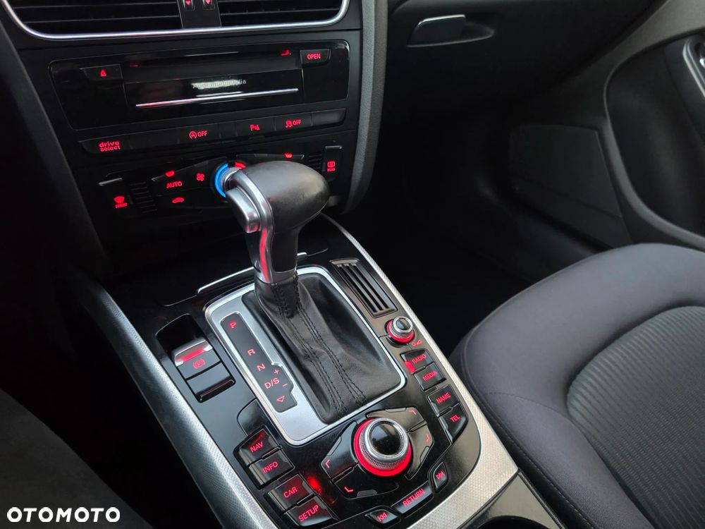 Audi A4 Avant 2.0 TDI Quattro S tronic - 17