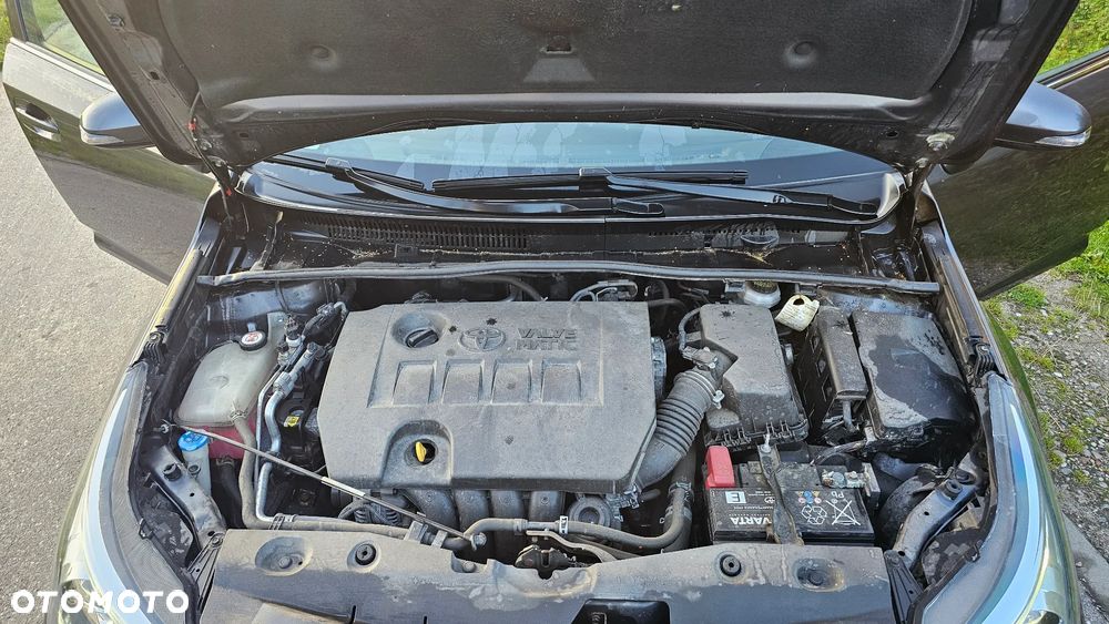 Toyota Avensis 1.8 Premium MS - 10