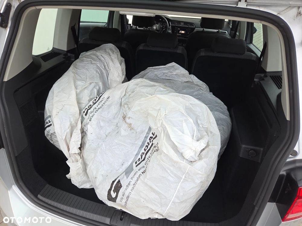 Volkswagen Touran - 18