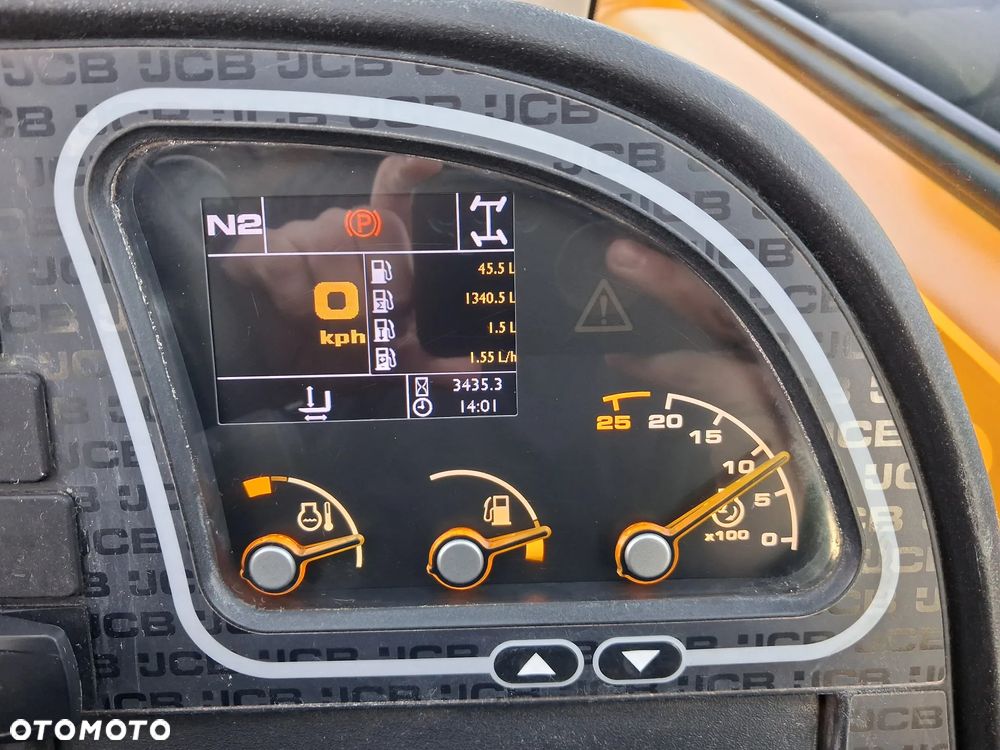 JCB 540 - 140 Hi Viz - 11