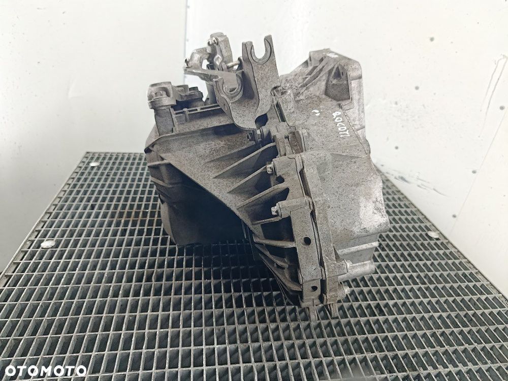 SKRZYNIA BIEGÓW MANUALNA 6 OPEL INSIGNIA A F40 2.0 CDTI - 4