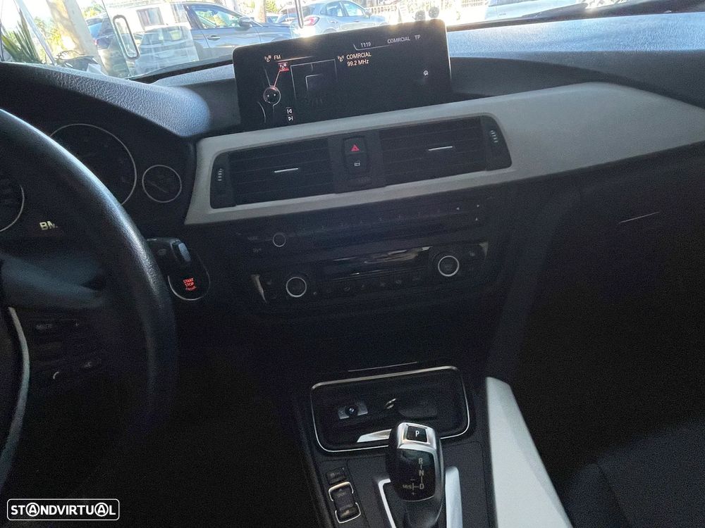 BMW 320 d Touring Sport Auto - 37