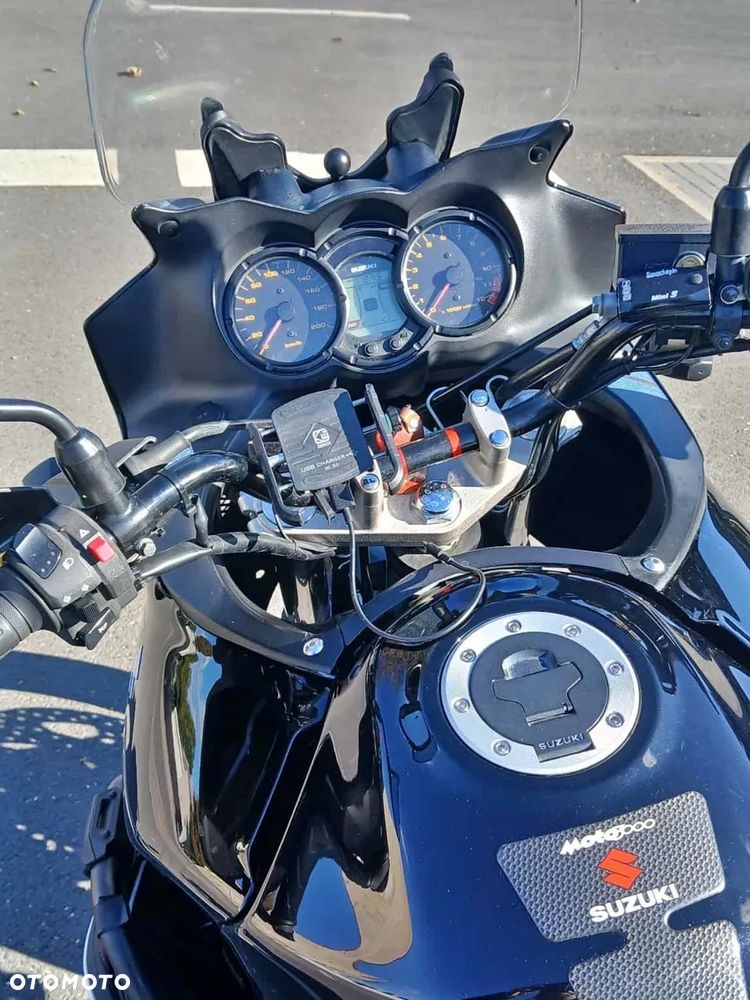 Suzuki V-STROM - 4