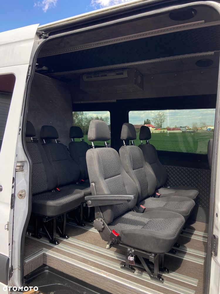 Mercedes-Benz Sprinter - 16