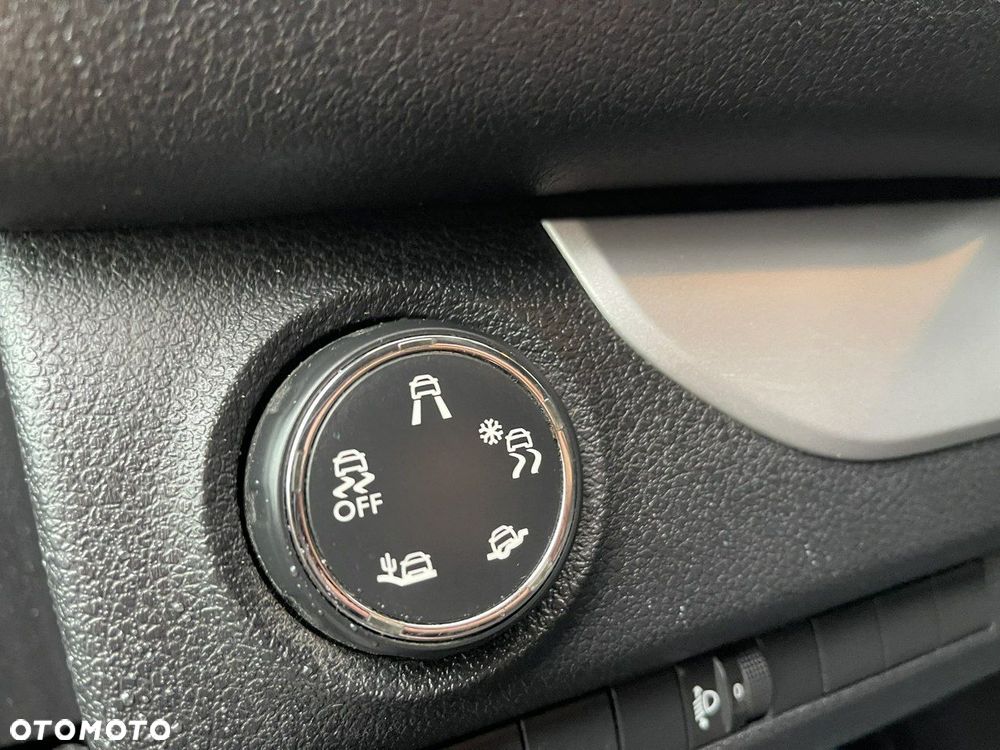 Peugeot Traveller - 15