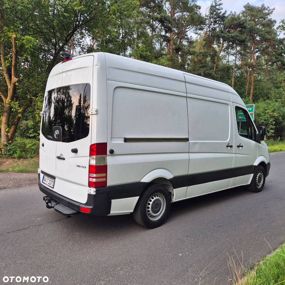 Mercedes-Benz Sprinter - 4