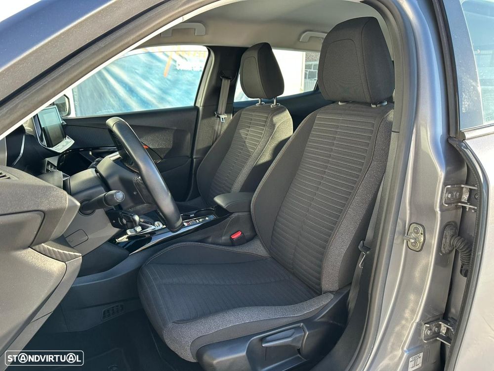 Peugeot e-2008 50 kWh Active Pack - 11