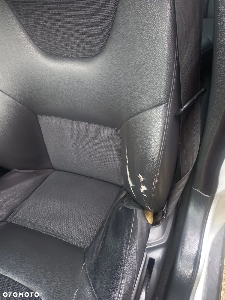 Volvo XC 70 D5 AWD Momentum - 8