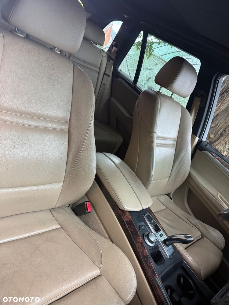BMW X5 xDrive48i - 9