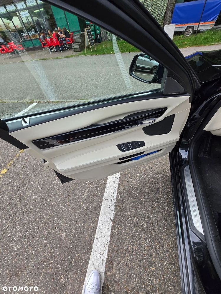 BMW Seria 7 740d xDrive - 18
