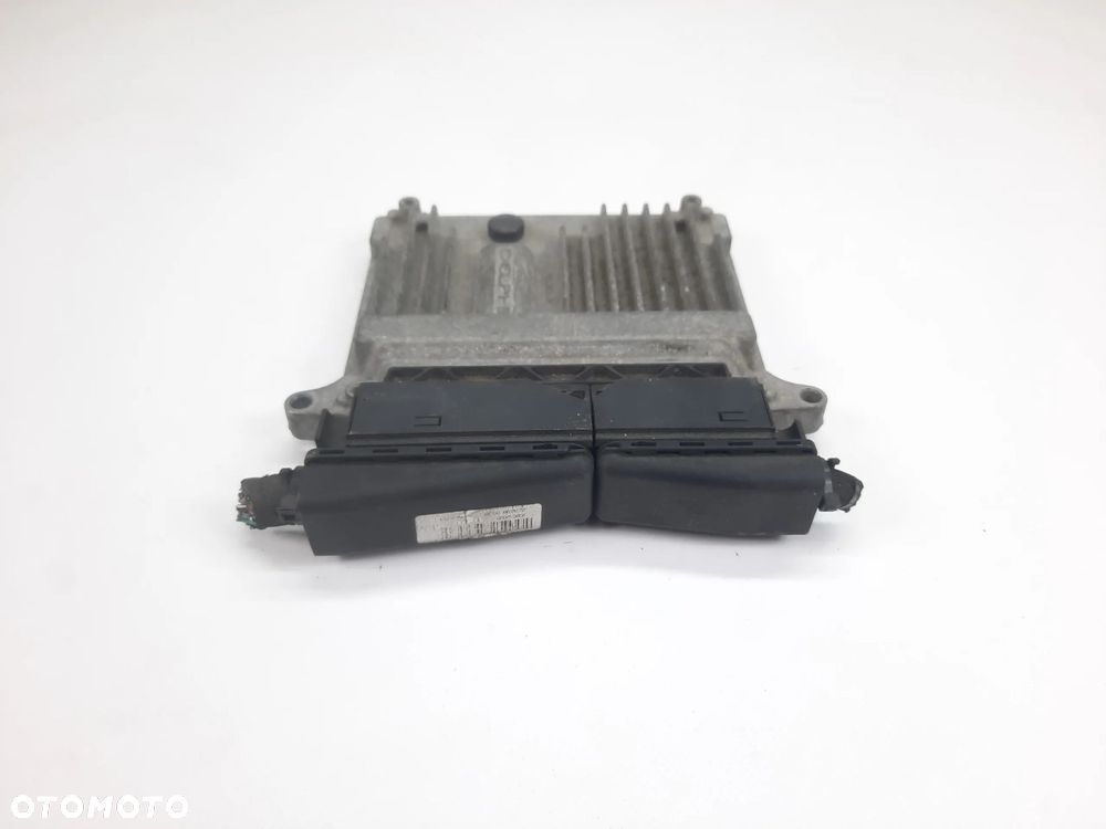 KOMPUTER STEROWNIK SILNIKA MERCEDES W204 2.2 CDI A6461504472 - 2