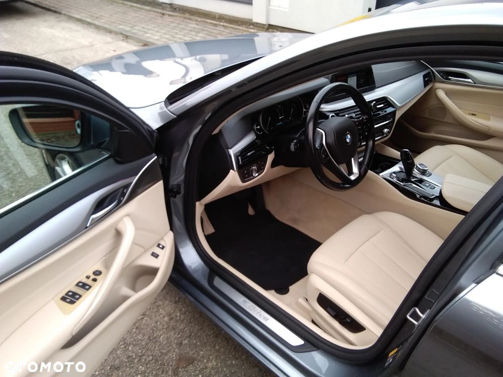 BMW Seria 5 530e - 6