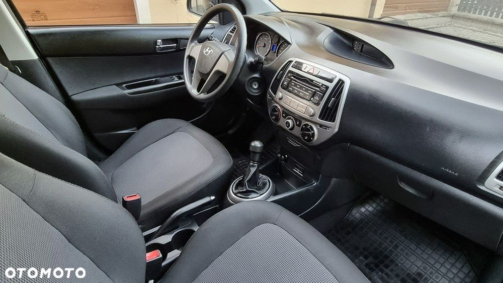 Hyundai i20 - 12