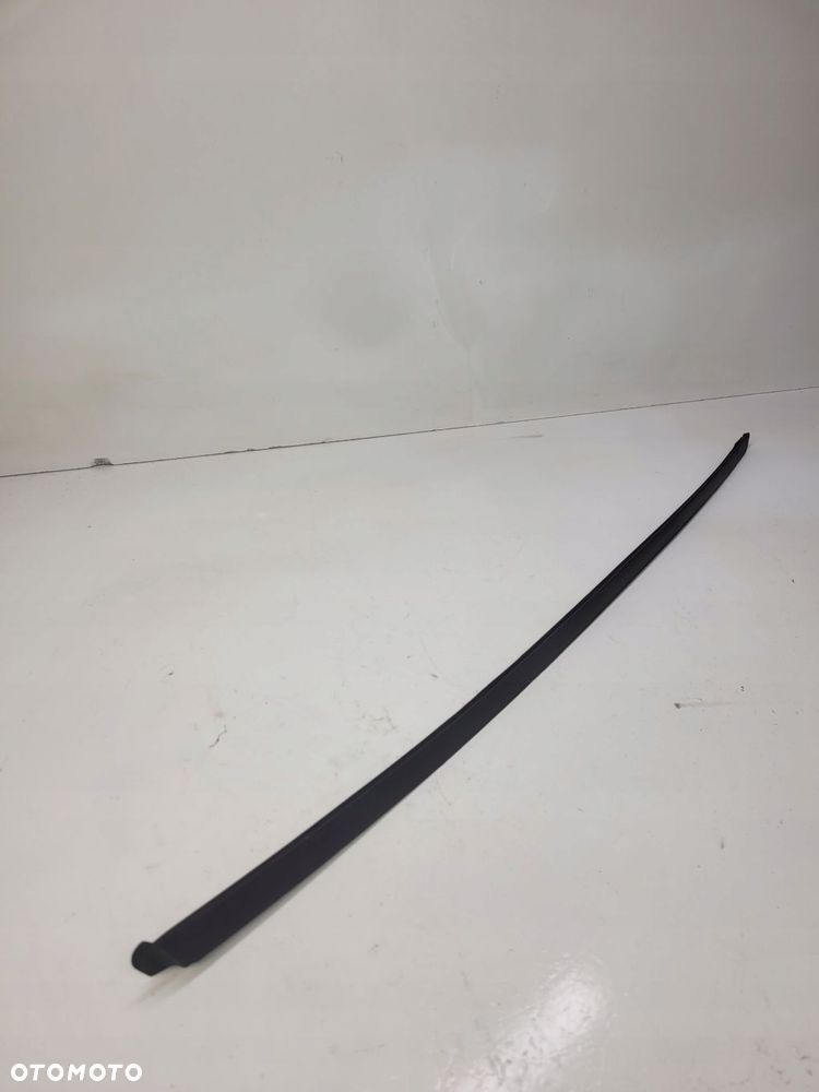 LISTWA ZGARNIAJĄCA SZYBY LEWA AUDI A4 B7 8E0854327 - 1