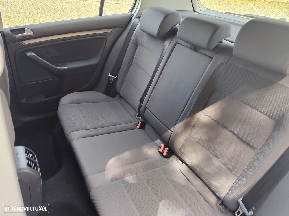 VW Golf 1.9 TDi Confortline DSG - 39