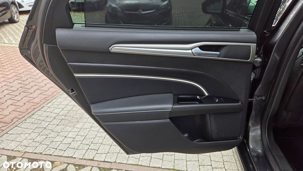 Ford Mondeo 2.0 TDCi STart-Stopp Vignale - 22