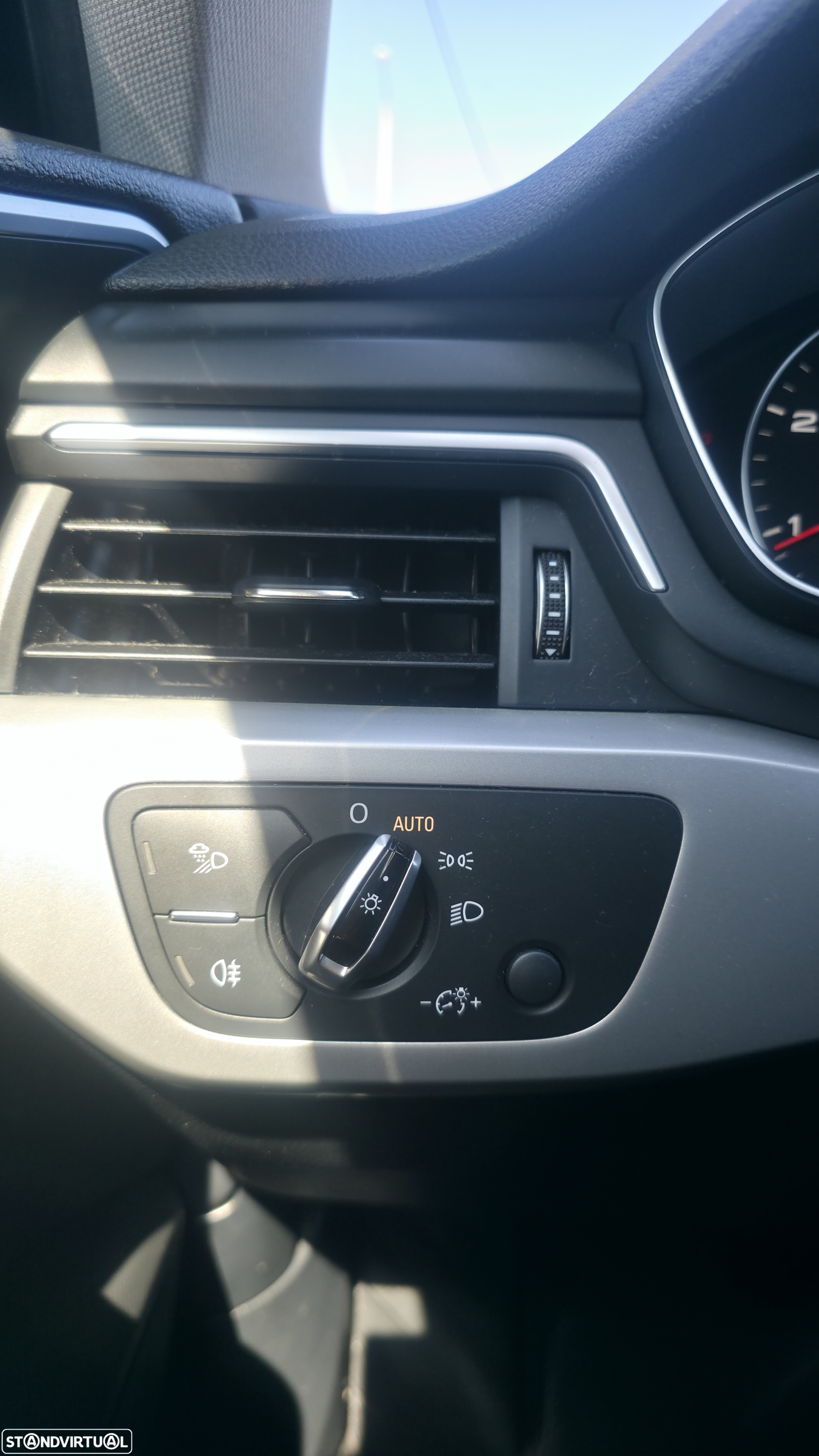 Audi A4 Avant 2.0 TDI Advance S tronic - 14