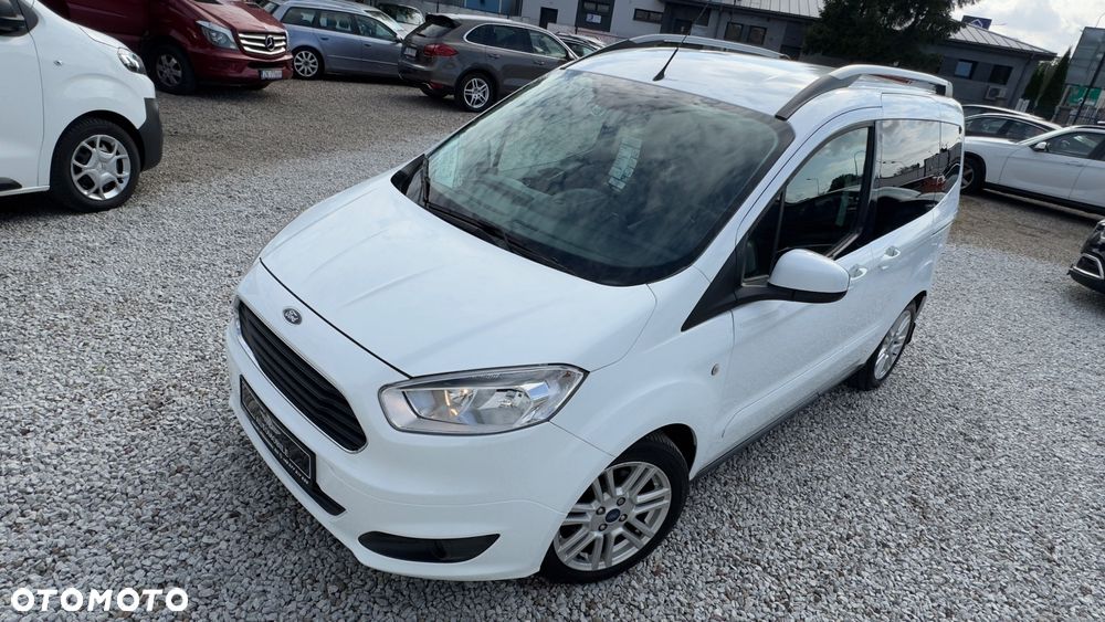 Ford Tourneo Courier 1.0 EcoBoost S&S Titanium - 22