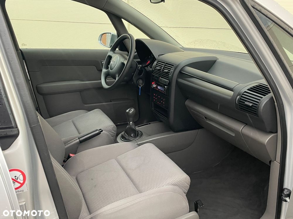 Audi A2 1.4 - 12