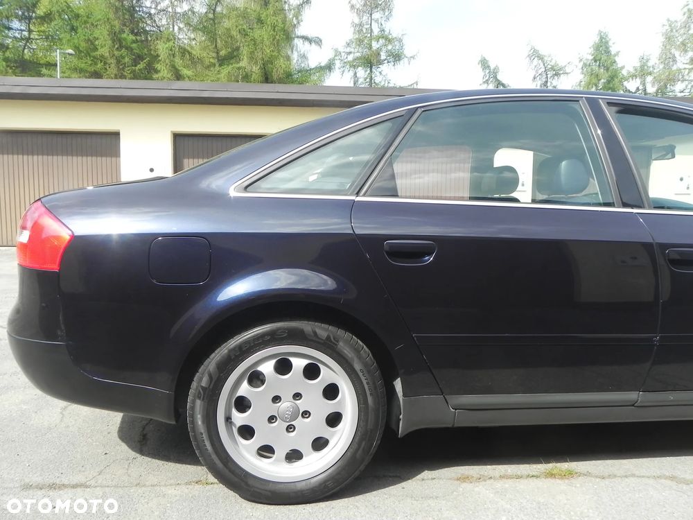 Audi A6 Limousine 2.4 - 8
