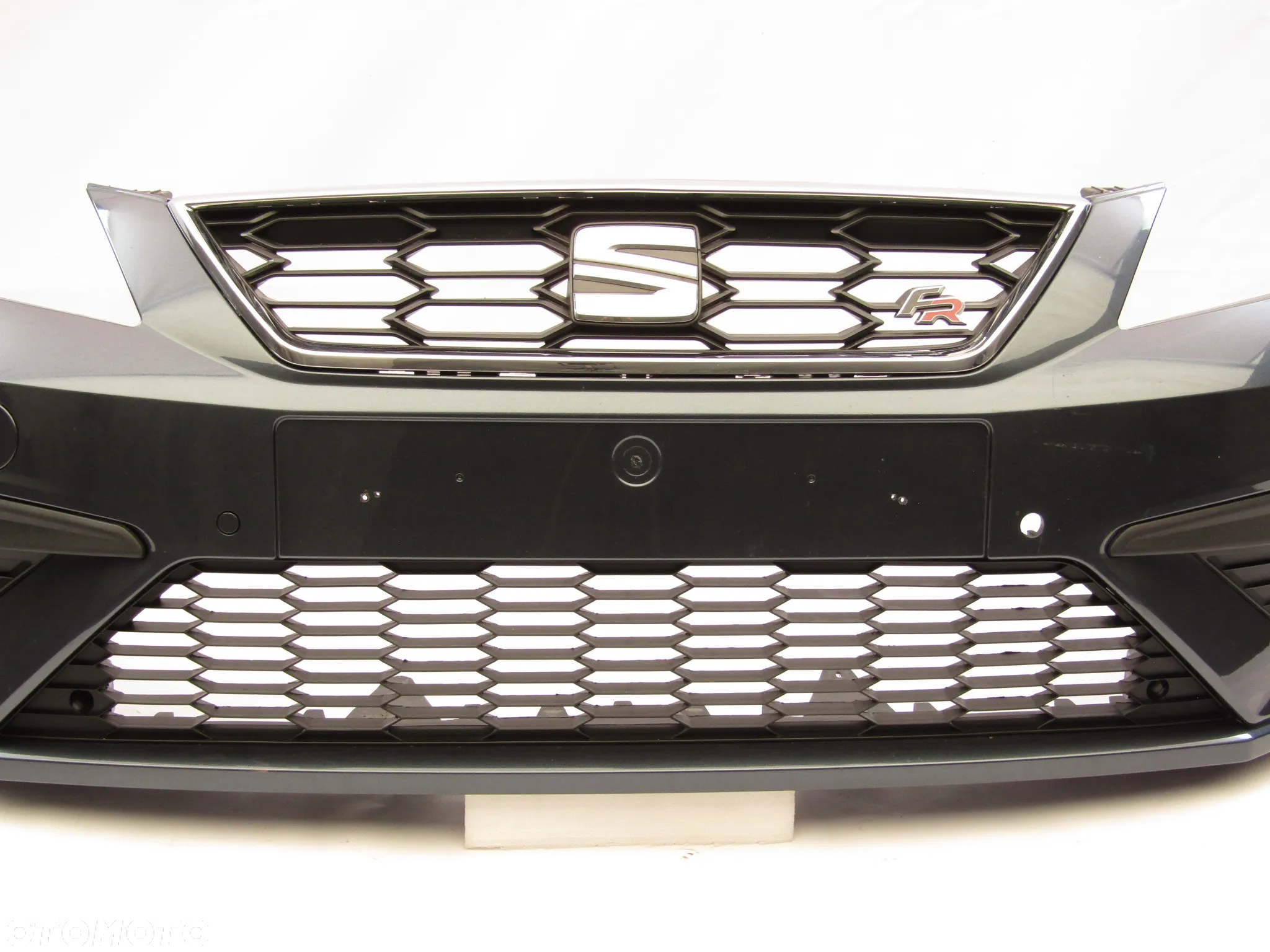 Zderzak przedni Seat Leon FR 17 - 20 Sprysk./ Pdc-4 Lakier LC7V - 7