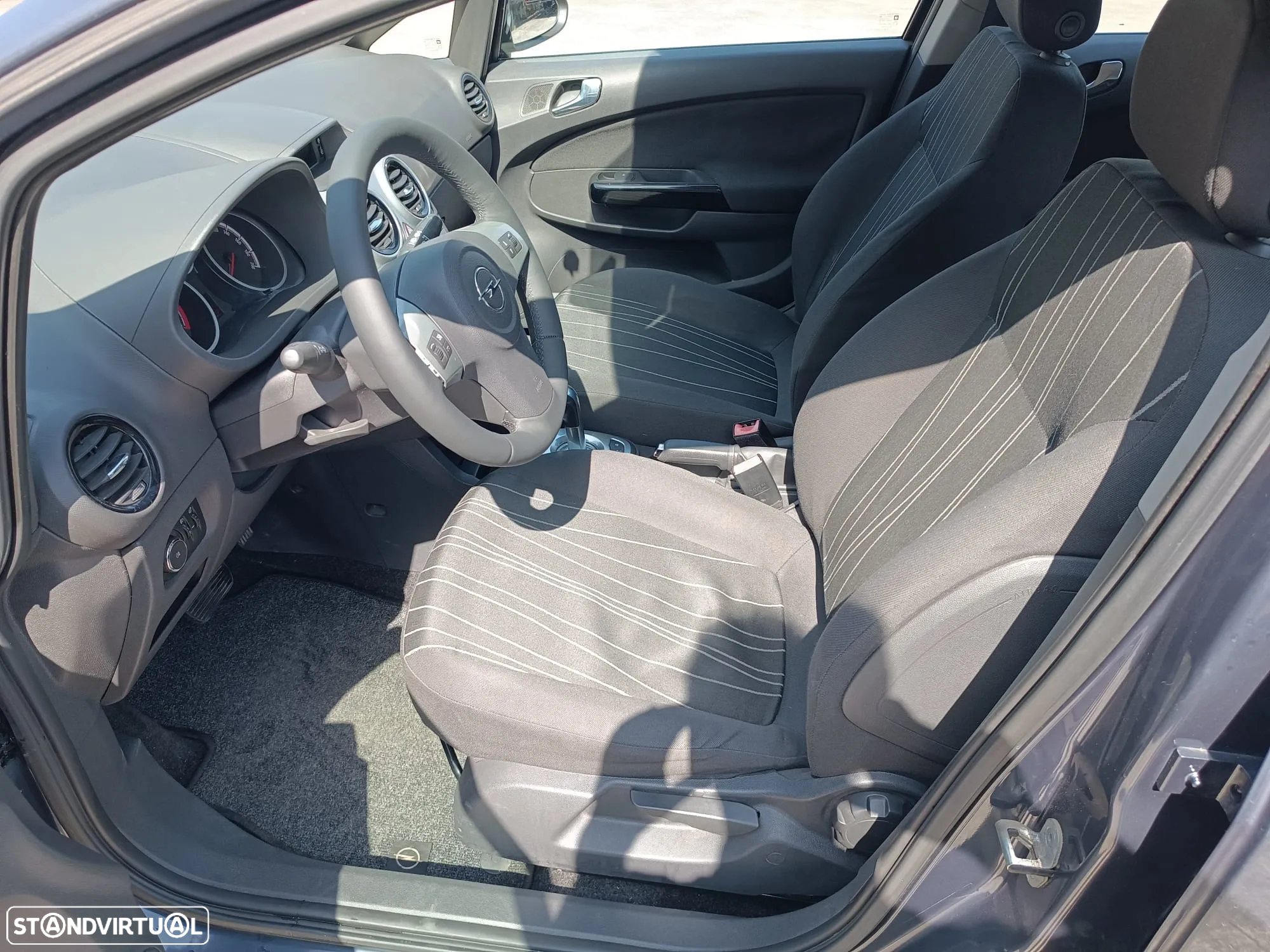 Opel Corsa 1.2 Enjoy Easytronic - 9