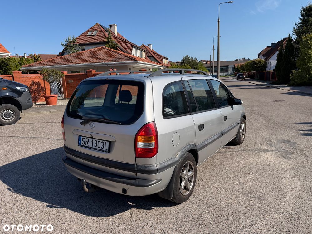 Opel Zafira 1.8 16V Comfort - 4