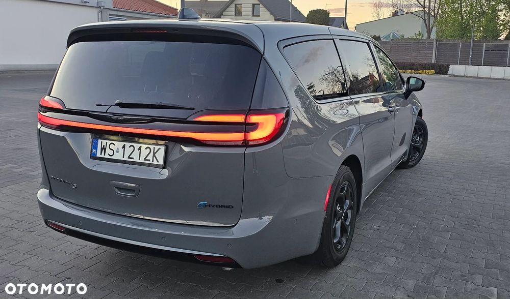 Chrysler Pacifica - 14