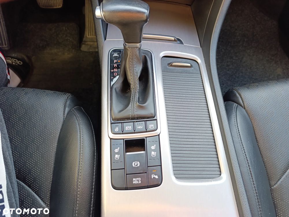 Kia Optima Plug-in Hybrid - 22