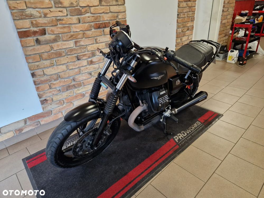 Moto Guzzi V7 - 6