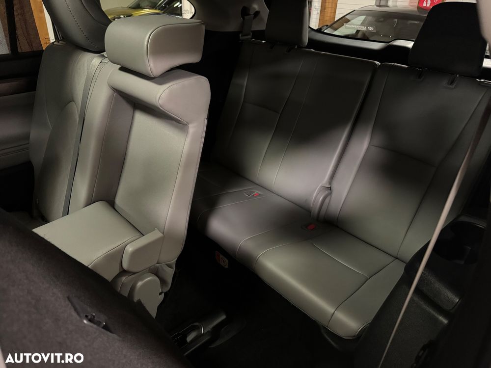 Toyota Highlander 2.5 L Hybrid Dynamic Force 248CP Luxury Pearly - 18