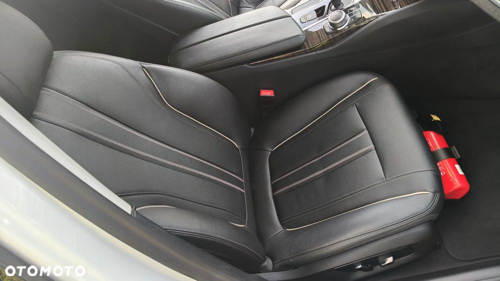 BMW Seria 5 520d xDrive Luxury Line sport - 40