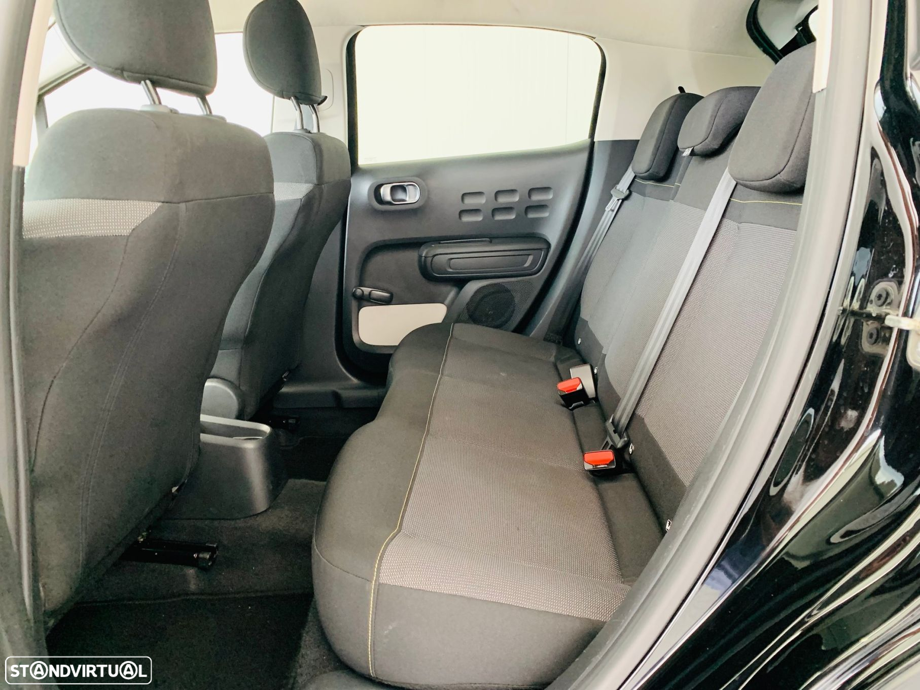 Citroën C3 1.2 PureTech Shine - 26