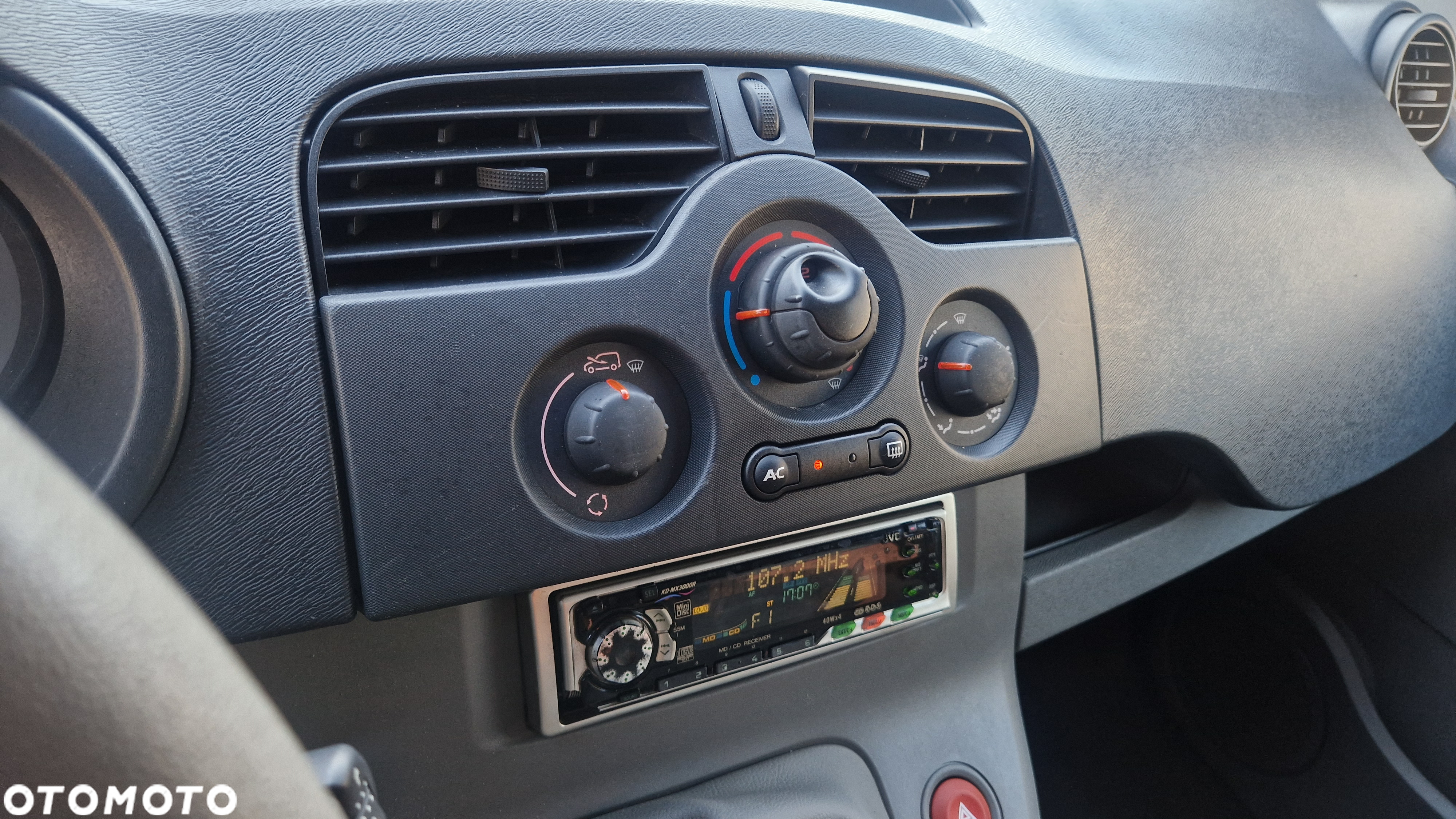 Renault Kangoo 1.6 8V 90 Happy Family - 24