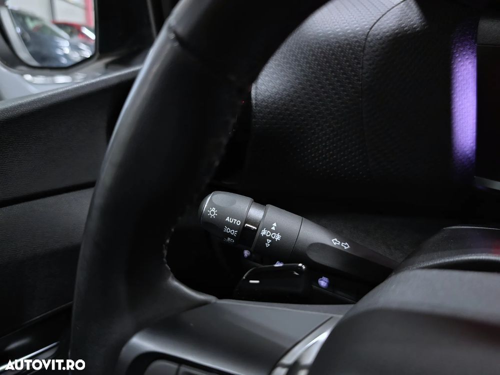 Citroën C4 1.2 PureTech S&S EAT8 Shine - 20