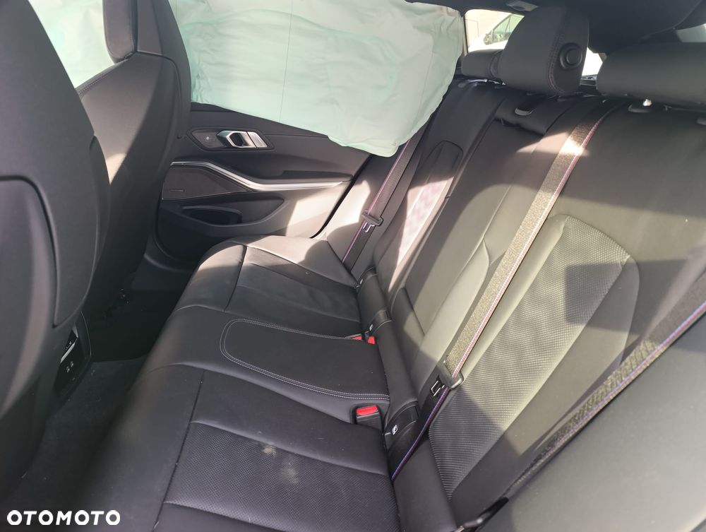 BMW M3 Competition M xDrive - 10