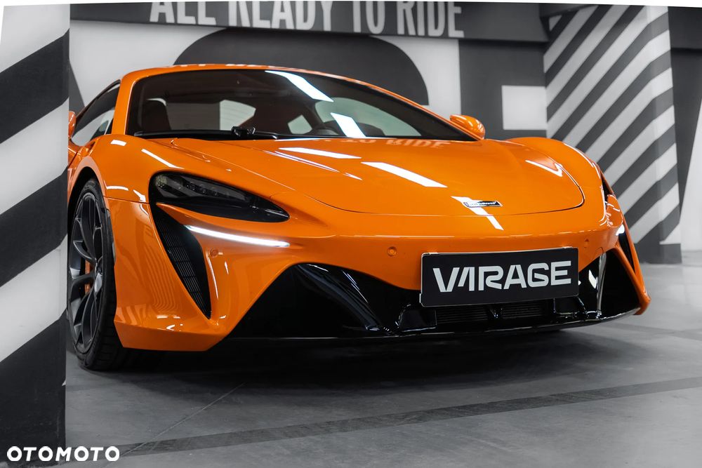 McLaren Artura - 16